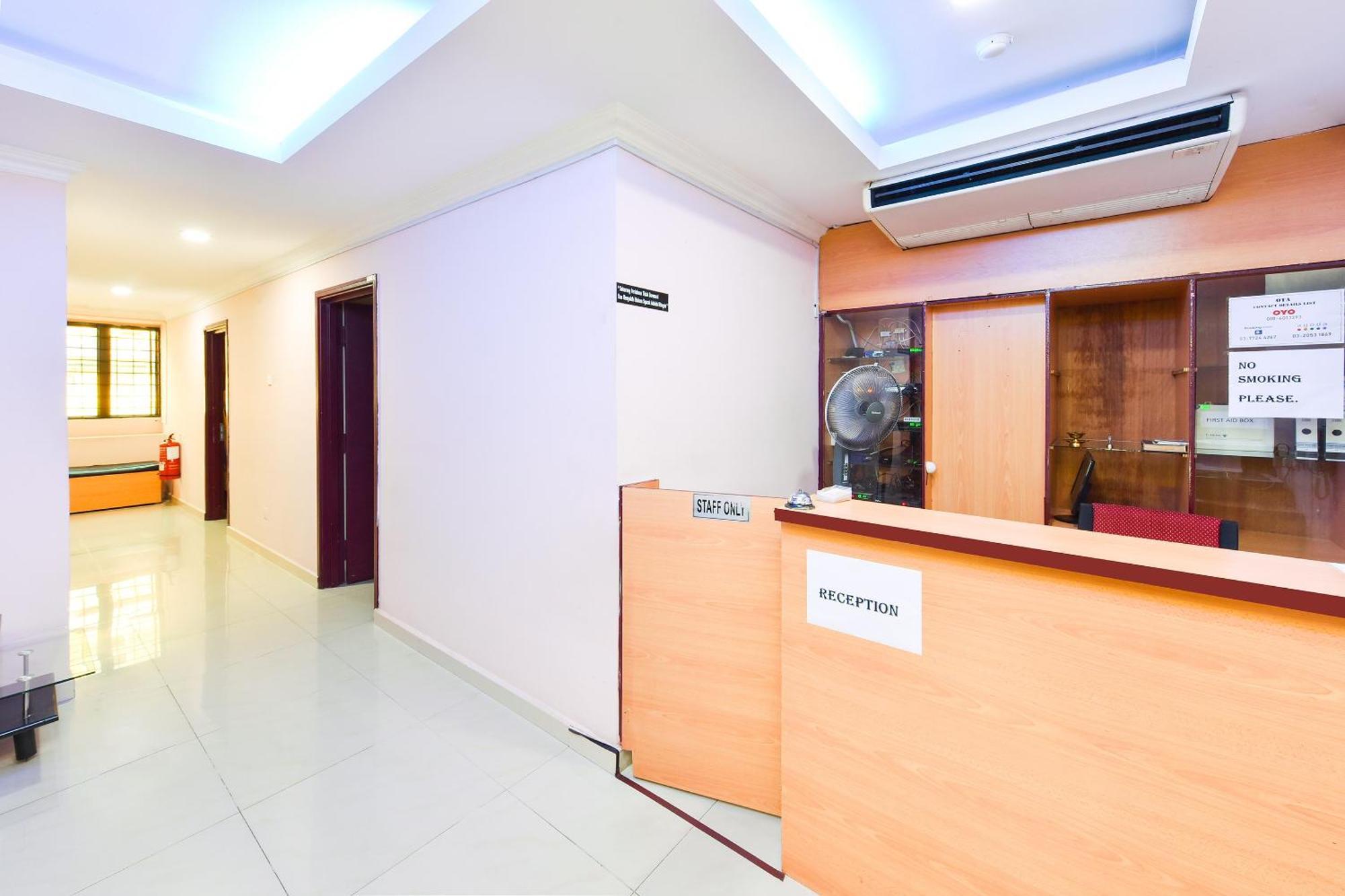 Super Oyo 90562 J Hotel Pj Petaling Jaya Bagian luar foto