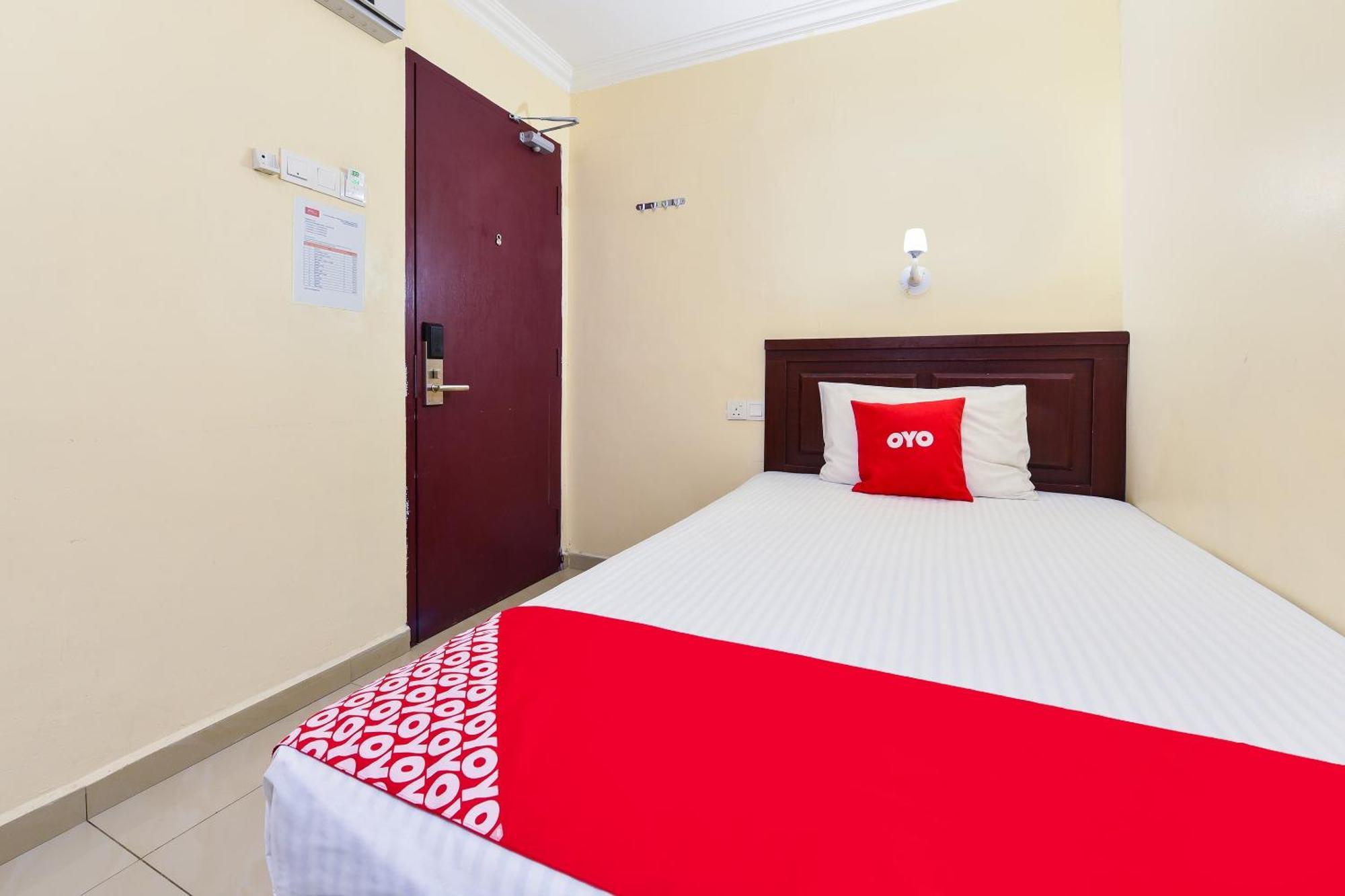 Super Oyo 90562 J Hotel Pj Petaling Jaya Bagian luar foto